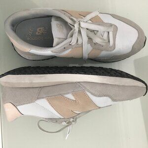 New Balance 237 Apricot/White Free People Sneakers